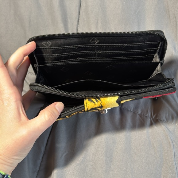 *Retired* Vera Bradley Havana Rose Turnlock Wallet - Picture 3 of 4